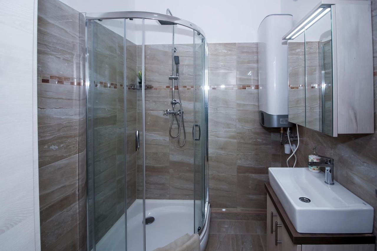 Helios Apartman Szeged Apartment Bagian luar foto